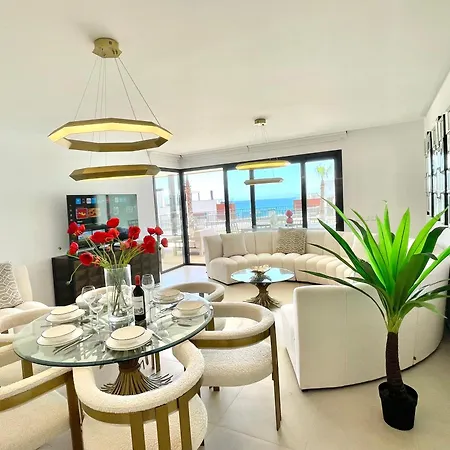 Lägenhet Upscale 3 Bedroom 300m From The *