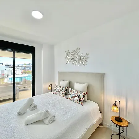 Lägenhet Upscale 3 Bedroom 300m From The *