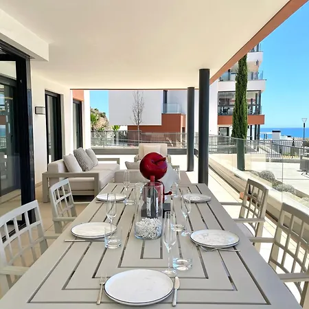 Upscale 3 Bedroom 300m From The Lägenhet Fuengirola