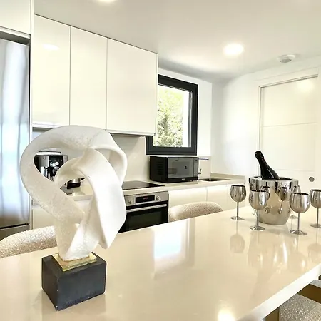 Lägenhet Upscale 3 Bedroom 300m From The Fuengirola